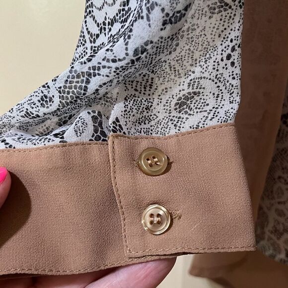 ANTHROPOLOGIE THML Long Sleeve Button Down Blouse Brown Black Women’s Size M - Picture 3 of 6